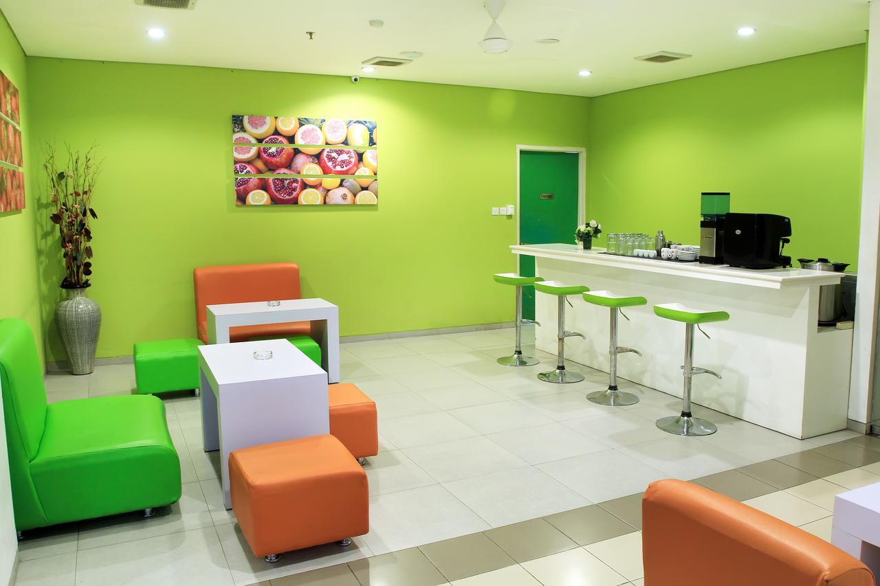 Zest Yogyakarta By Swiss-Belhotel International Exterior foto