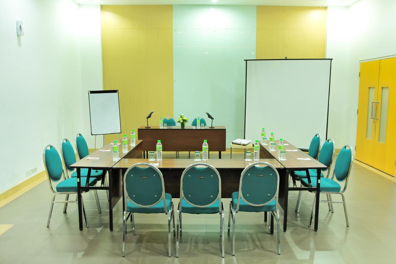 Zest Yogyakarta By Swiss-Belhotel International Exterior foto